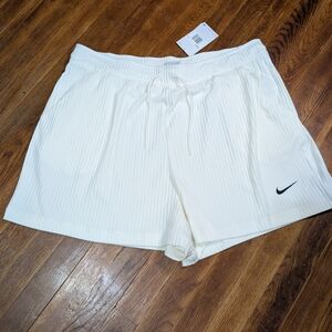 Nike Women's Ribbed Cream Shorts 2x